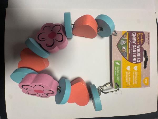 Boredom Breaker Woodies Garland Flower